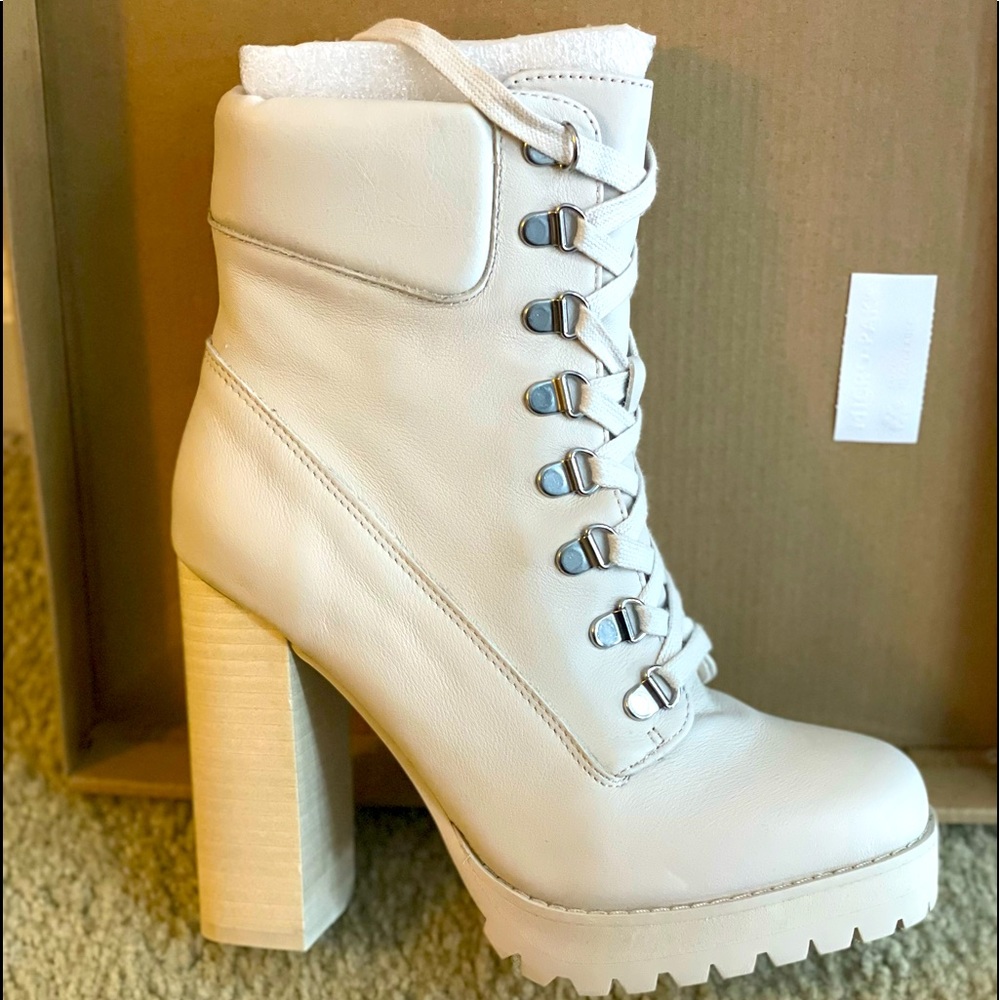 NWT STEVE MADDEN BESO BONE LEATHER BOOTS SIZE 7